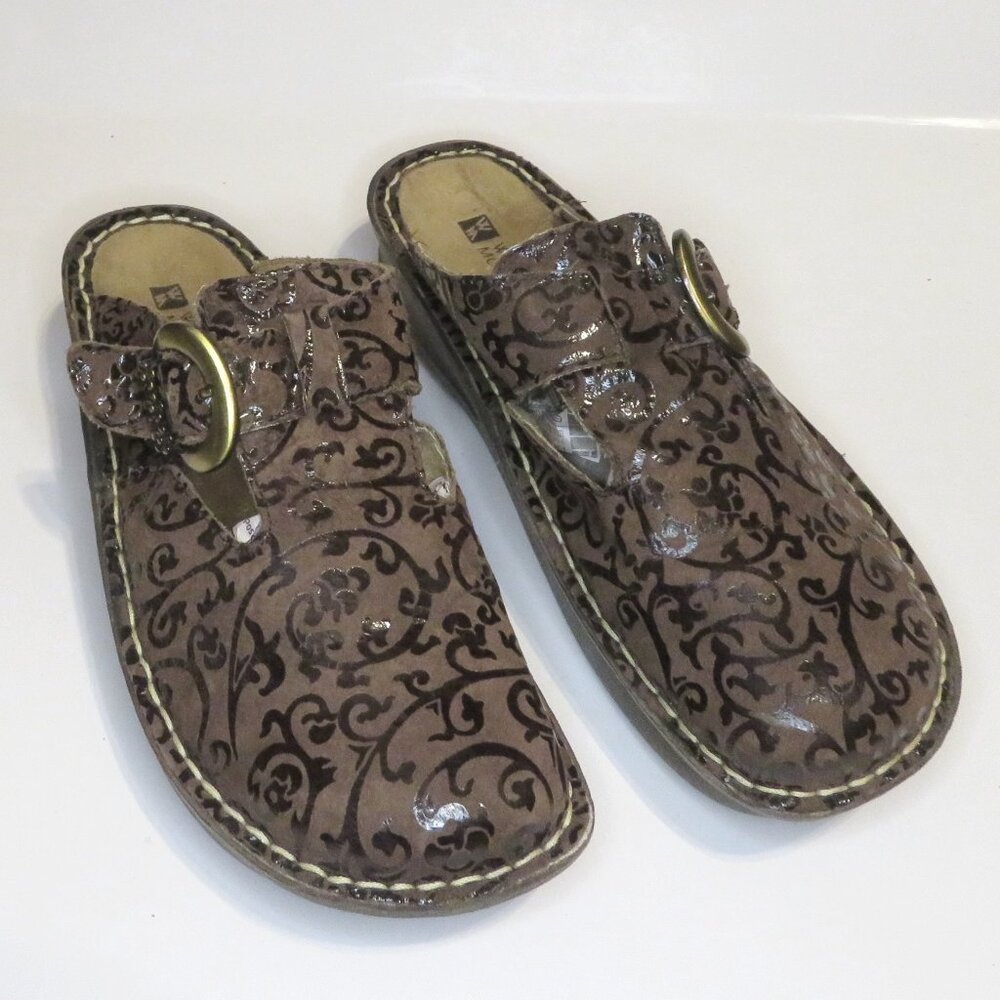 White Mountain Ego Womens Brown Leather Embossed Scroll slip-on Mule Clog Sz 8M